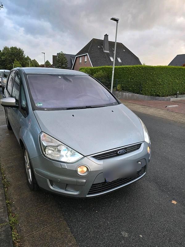 Silber Gebraucht 2008 Ford S-MAX Titanium Van / Kleinbus | 4.999 € (Etwas zu teuer) - Bild 1/4