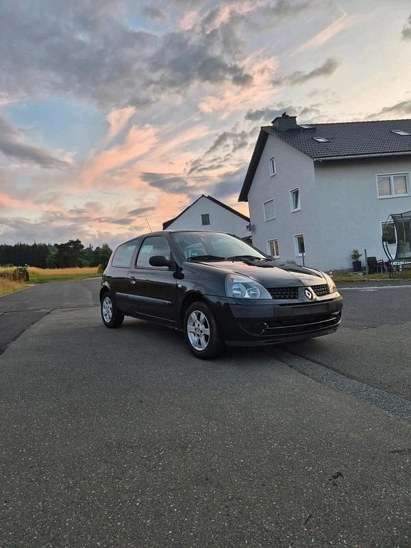 Schwarz Gebraucht 2004 Renault Clio II Kleinwagen | 1.350 € (Guter Preis) - Bild 1/4