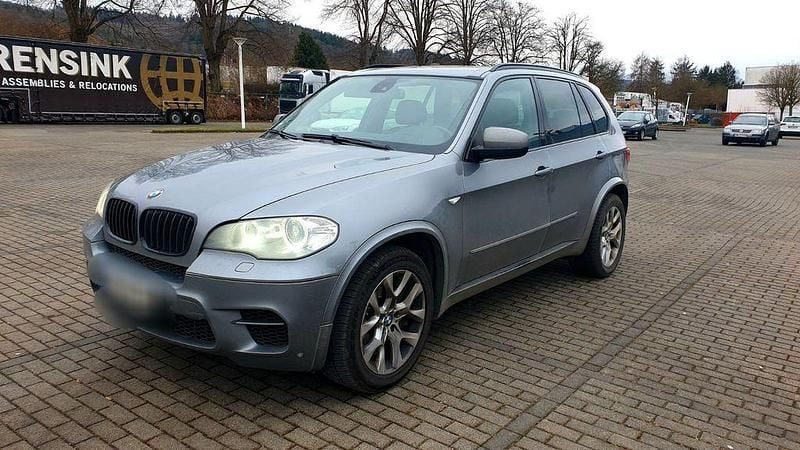 Grau Gebraucht 2012 BMW X5 M Sport SUV | 12.900 € (Fairer Preis) - Bild 1/4