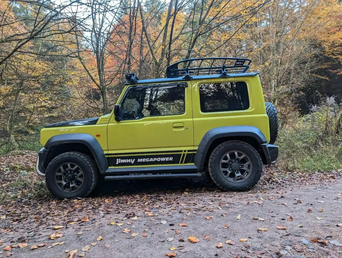 Gebraucht Suzuki Jimny Comfort+ 102 PS (75 kW) 2019 Gelb SUV