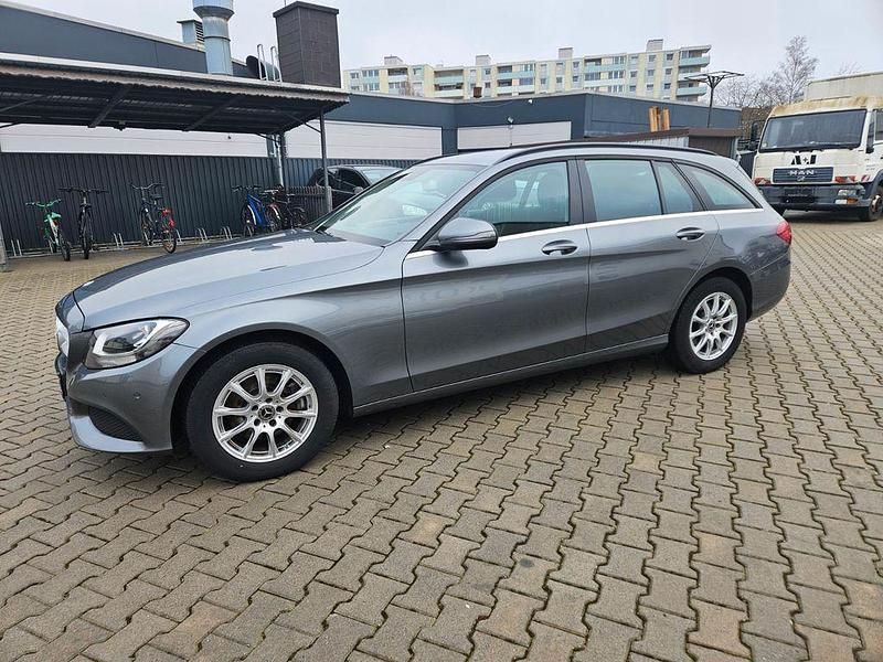 Gebraucht Mercedes C220 170 PS (125 kW) 2017 Grau Kombi