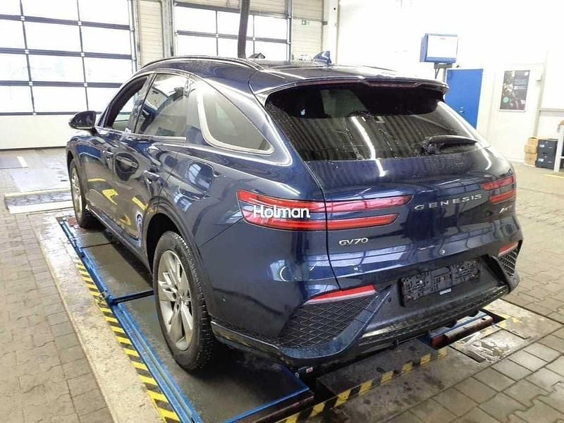 Second-hand Genesis GV70 Sport 201 CP (147 kW) 2023 Albastru SUV