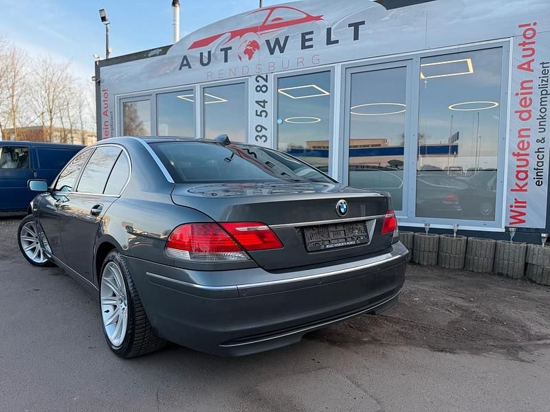 Gebraucht BMW 750 367 PS (269 kW) 2007 Grau Limousine