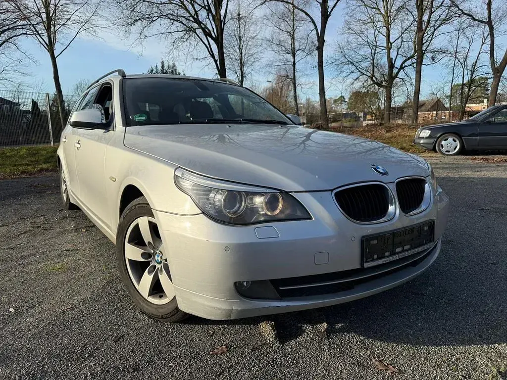 Gebraucht BMW 520 177 PS (130 kW) 2010 Silber Kombi