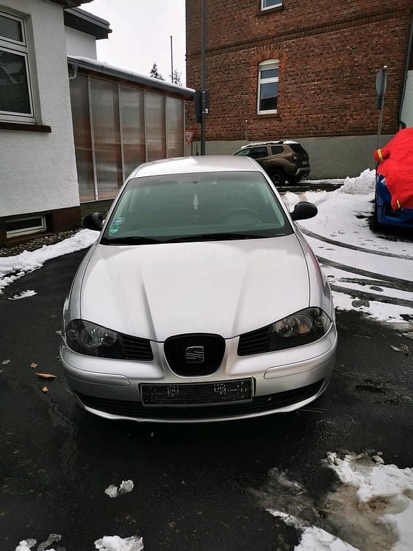 Silber Gebraucht 2004 Seat Ibiza Kleinwagen | 1.150 € (Fairer Preis) - Bild 1/4
