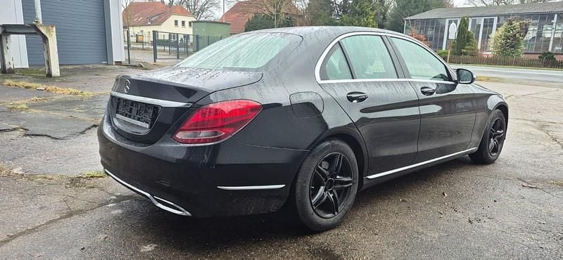 Gebraucht Mercedes C180 156 PS (114 kW) 2014 Schwarz Limousine