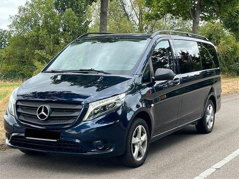 Blau Gebraucht 2015 Mercedes Vito Van / Kleinbus | 24.499 € (Etwas zu teuer) - Bild 1/4