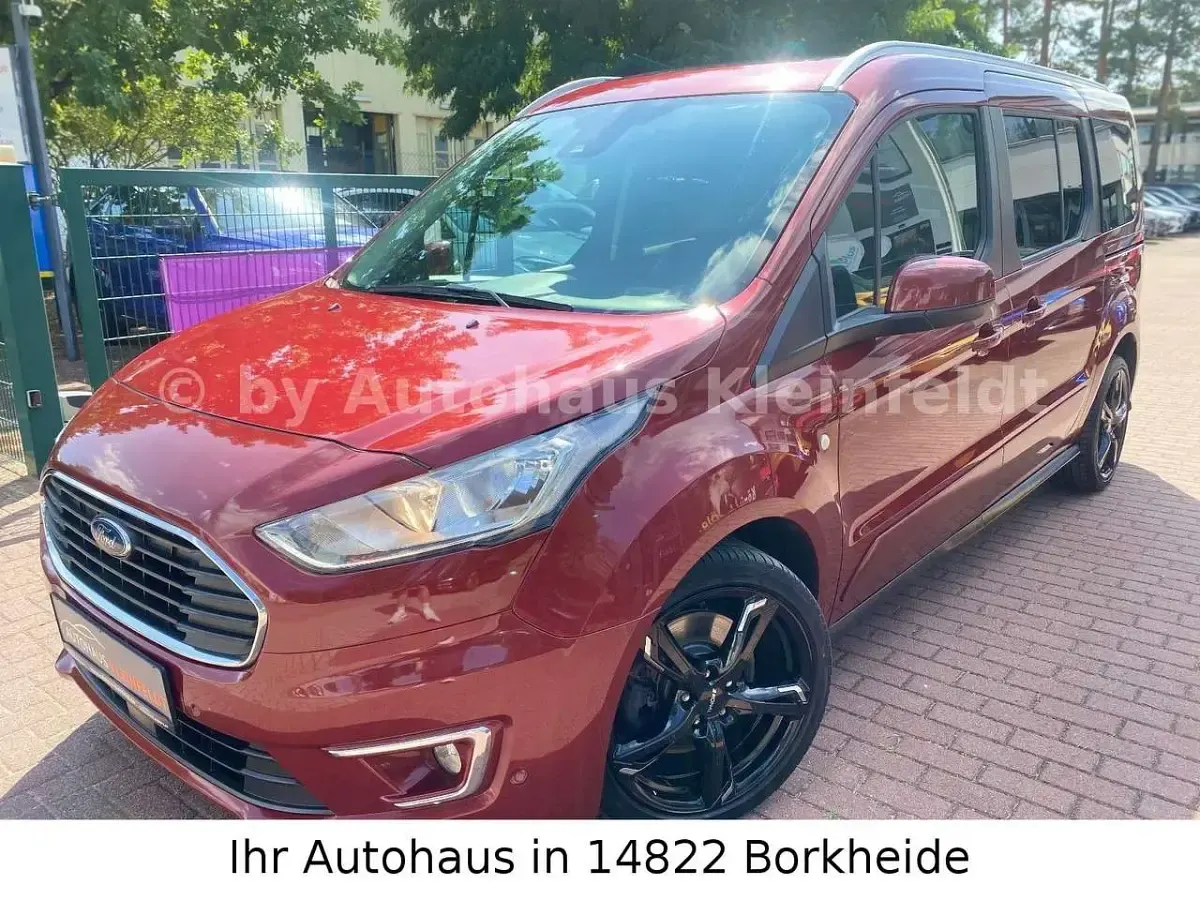 Gebraucht Ford Grand Tourneo Connect Titanium 120 PS (88 kW) 2019 Rot Van / Kleinbus