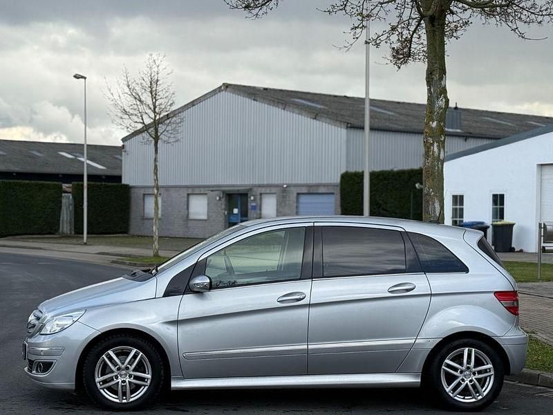 Gebraucht Mercedes B200 140 PS (102 kW) 2007 Silber Van / Kleinbus