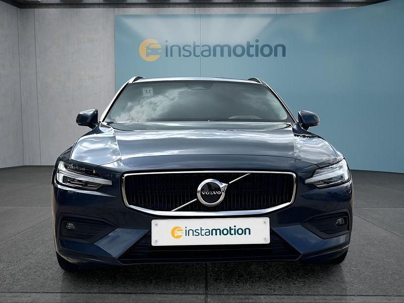 Gebraucht Volvo V60 Core 163 PS (119 kW) 2024 Blau Kombi