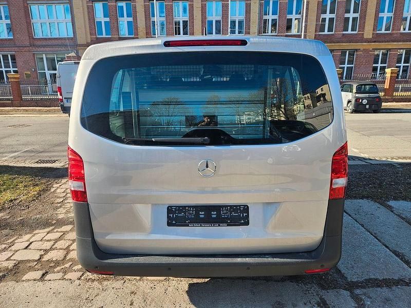 Gebraucht Mercedes Vito 163 PS (119 kW) 2020 Silber Van