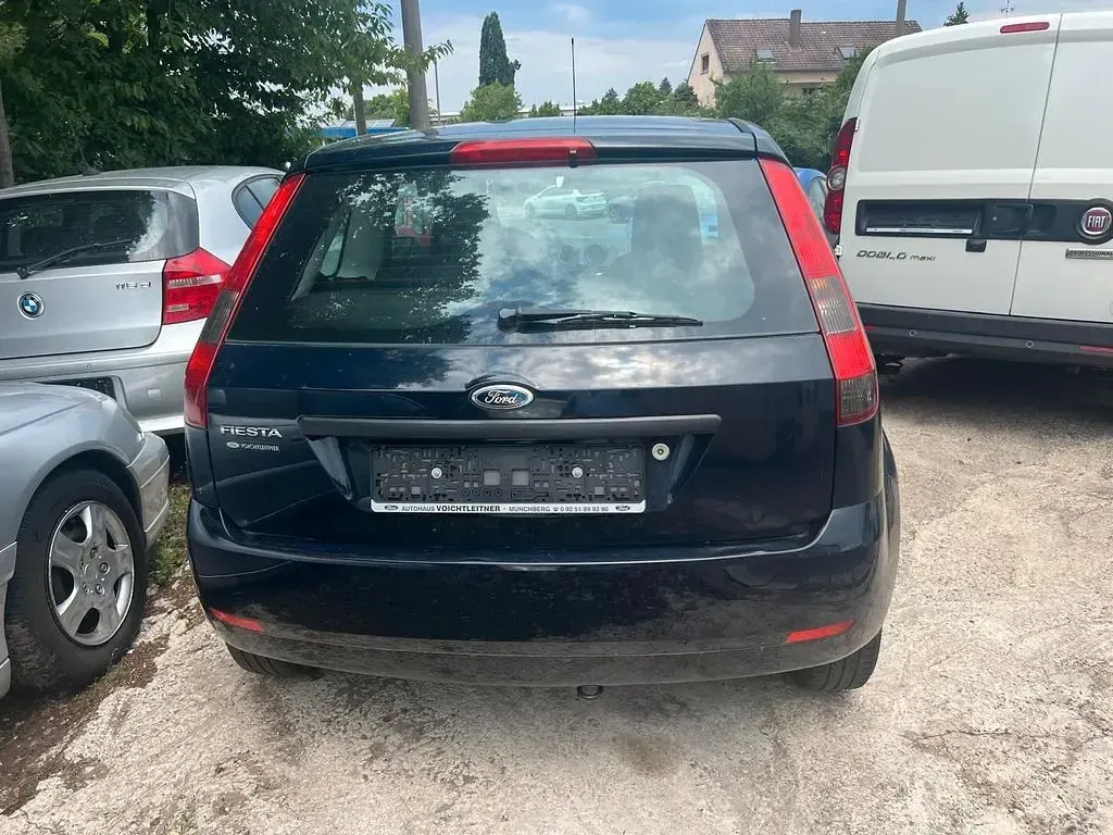 Gebraucht Ford Fiesta Ambiente 60 PS (44 kW) 2005 Schwarz Kleinwagen