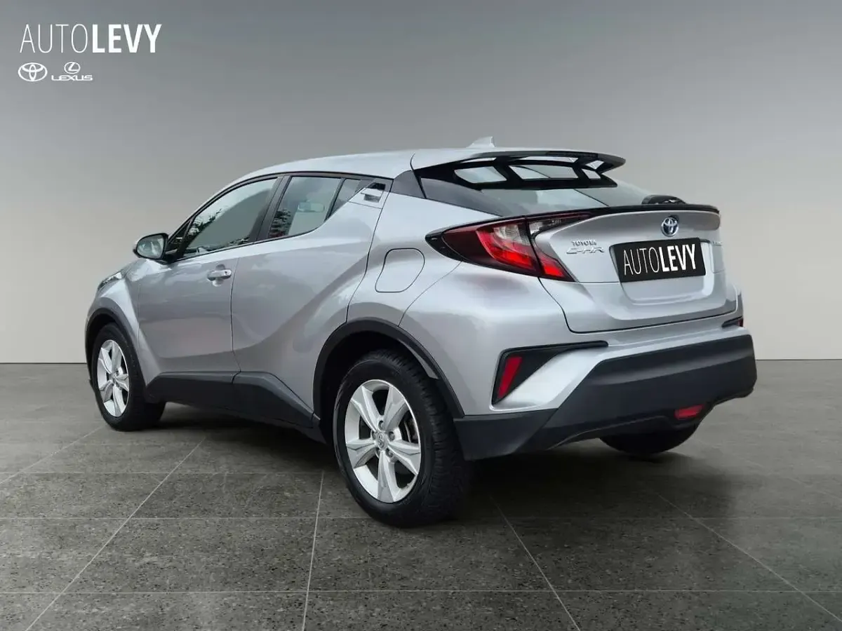 Gebraucht Toyota C-HR Basis 122 PS (89 kW) 2023 Silber SUV