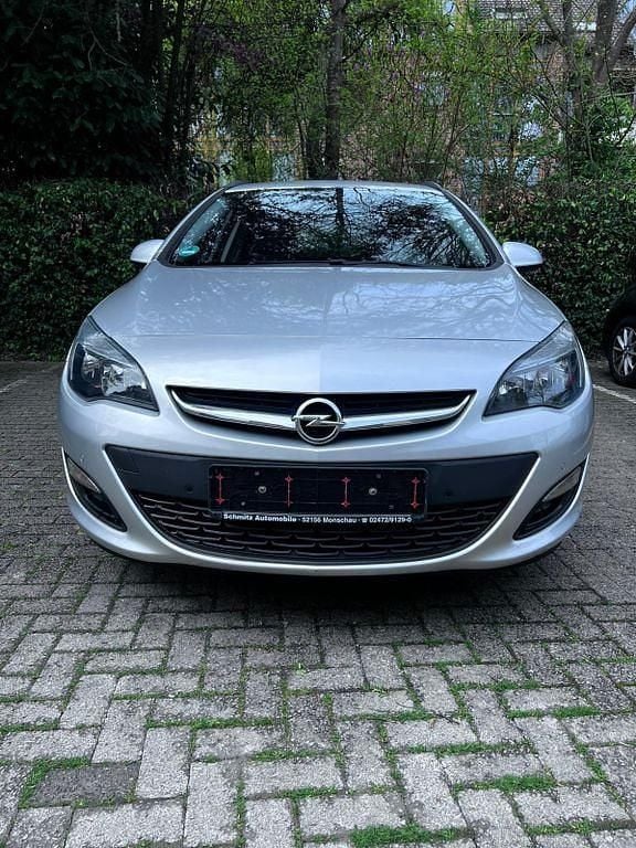 Gebraucht Opel Astra Edition 140 PS (102 kW) 2015 Silber Kombi