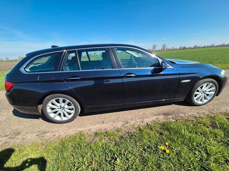 Gebraucht BMW 535 Comfort Edition 306 PS (225 kW) 2012 Blau Kombi