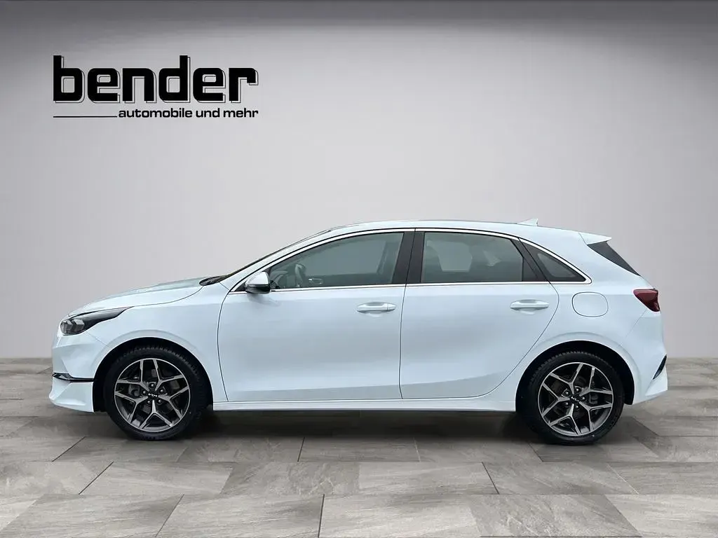 Gebraucht Kia Ceed Spirit 140 PS (102 kW) 2025 Weiß Kleinwagen