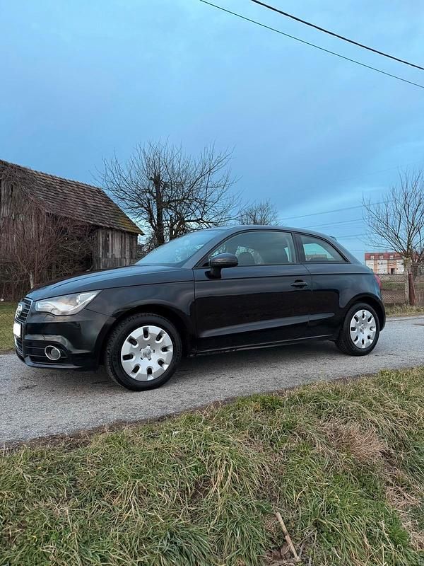 Gebraucht Audi A1 122 PS (89 kW) 2013 Schwarz Kleinwagen