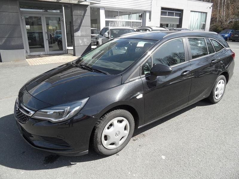 Gebraucht Opel Astra Edition 110 PS (80 kW) 2018 Schwarz Kombi