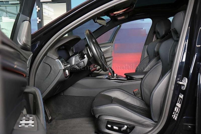 Gebraucht BMW 540 Performance 340 PS (250 kW) 2022 Carbonschwarz (416) Limousine