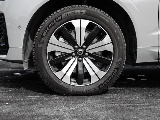 Gebraucht Volvo XC60 Plus 398 PS (292 kW) 2023 Grau SUV