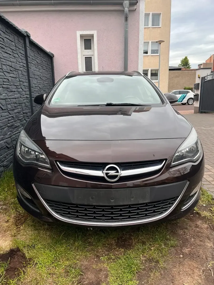 Brugt Opel Astra 115 HK (84 kW) 2013 Brun Stationcar
