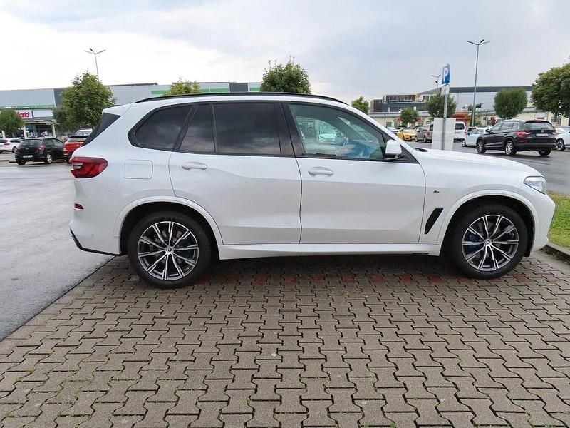 Weiß Gebraucht 2023 BMW X5 Comfort Edition SUV | 59.000 € (Superpreis) - Bild 1/4