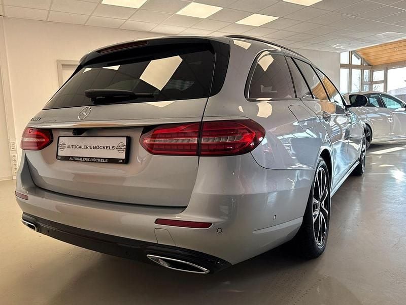 Gebraucht Mercedes E220 194 PS (142 kW) 2021 Silber Limousine