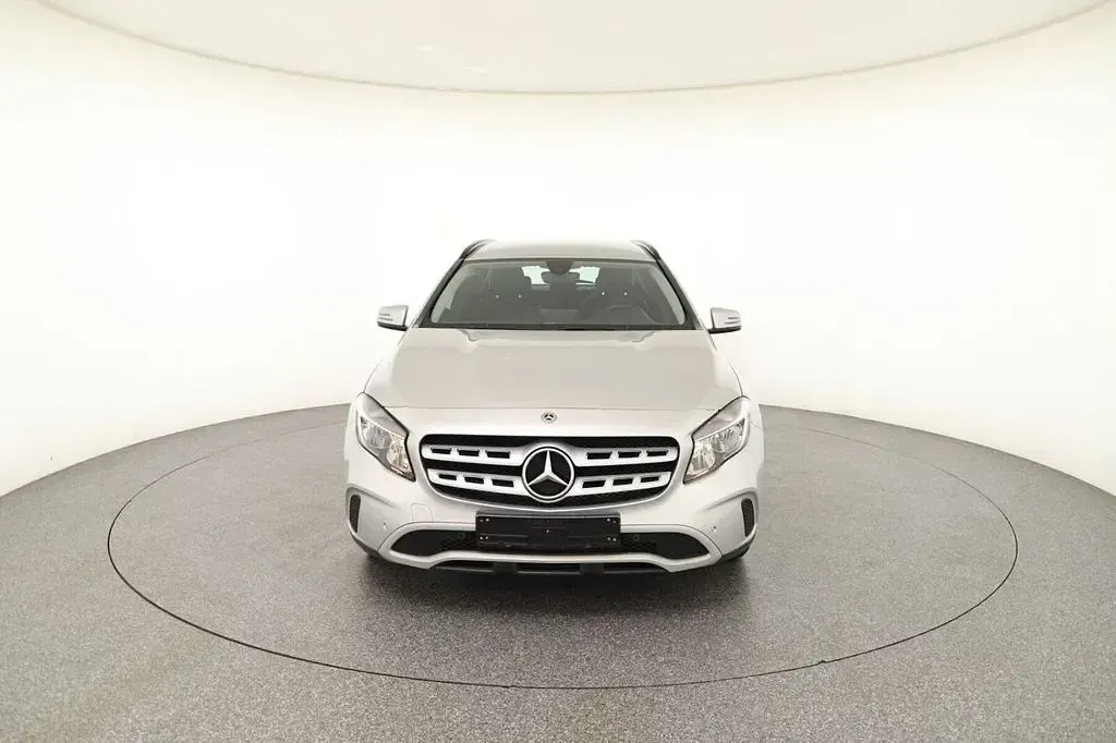 Gebraucht Mercedes GLA200 Style 156 PS (114 kW) 2017 Polarsilber SUV