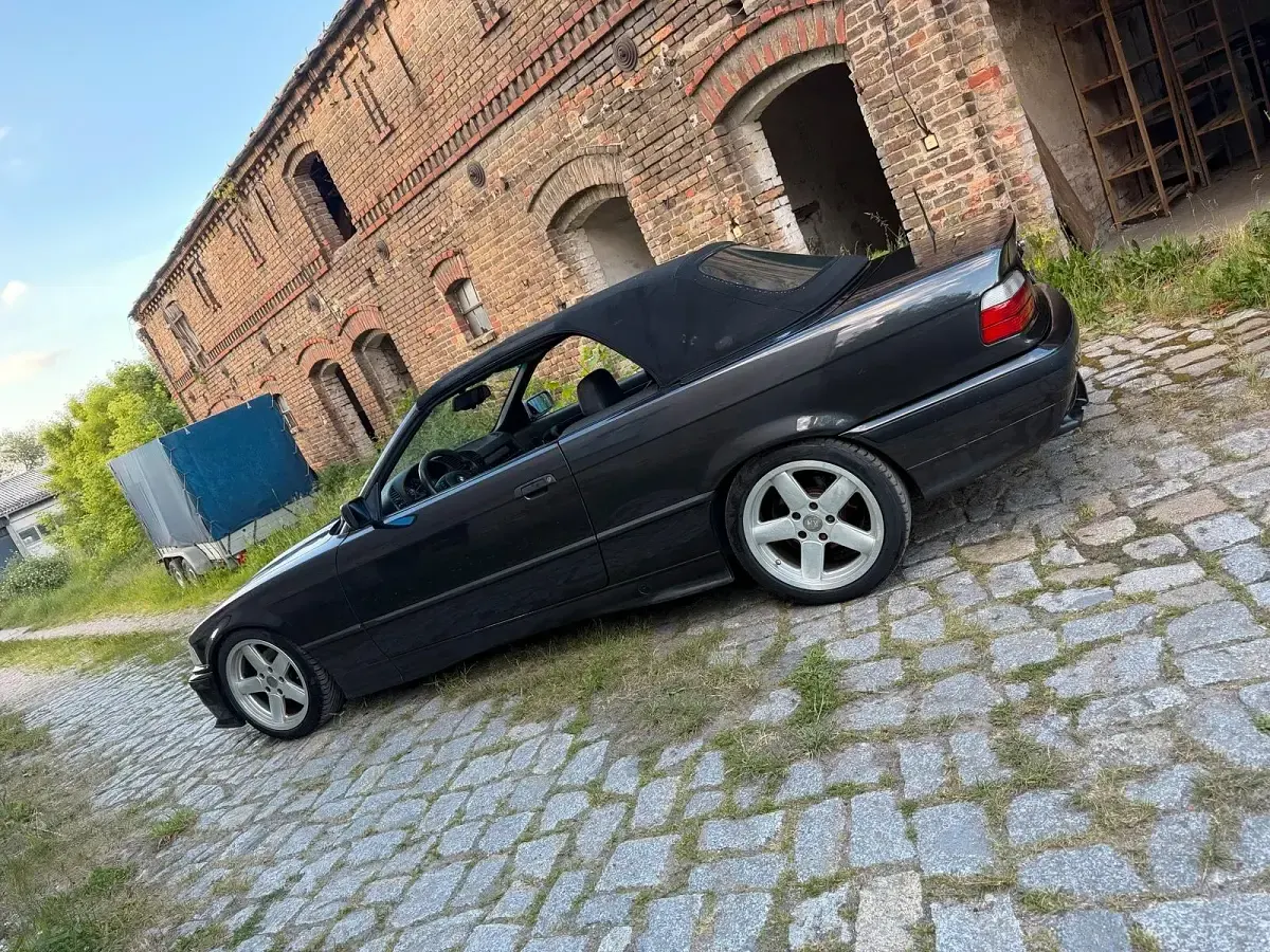 Gebraucht BMW 325 Cabriolet 192 PS (141 kW) 1993 Schwarz Cabrio