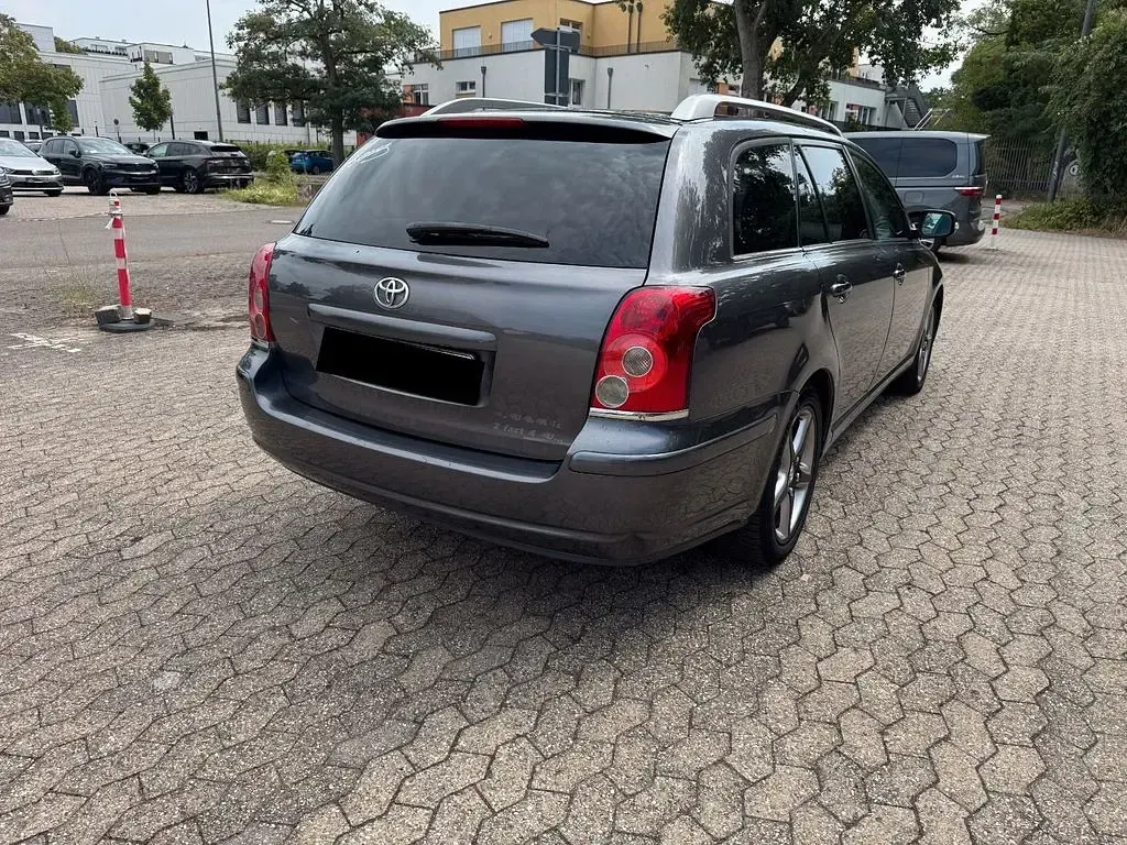 Gebraucht Toyota Avensis Sol 177 PS (130 kW) 2007 Grau Kombi