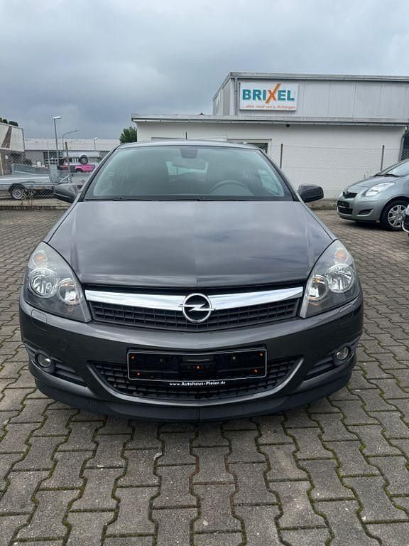 Grau Gebraucht 2008 Opel Astra GTC Edition Kleinwagen | 3.690 € (Fairer Preis) - Bild 1/4