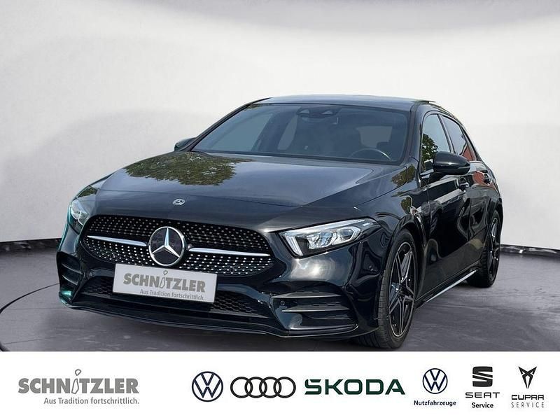 Schwarz Gebraucht 2020 Mercedes A250 AMG line Limousine | 27.950 € (Fairer Preis) - Bild 1/4