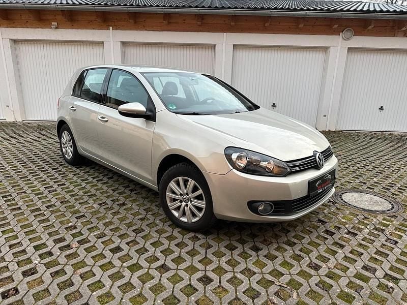 Gebraucht VW Golf VI 105 PS (77 kW) 2011 Silber Kleinwagen