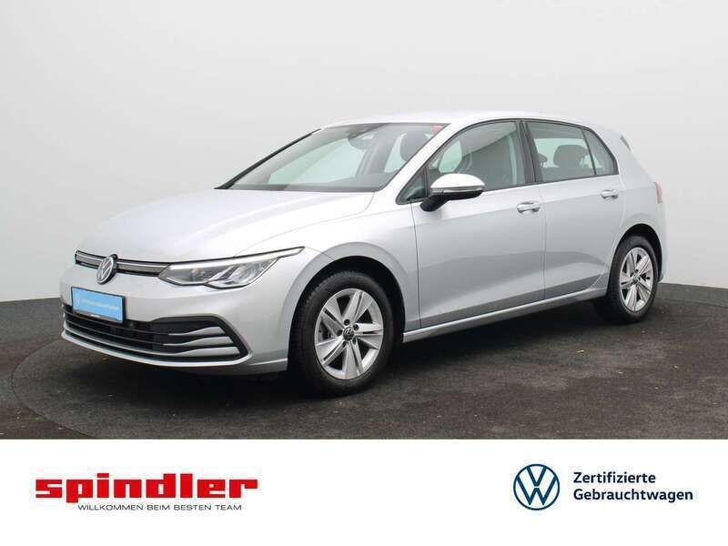 Silber Gebraucht 2023 VW Golf VIII Life Kleinwagen | 21.250 € (Superpreis) - Bild 1/3