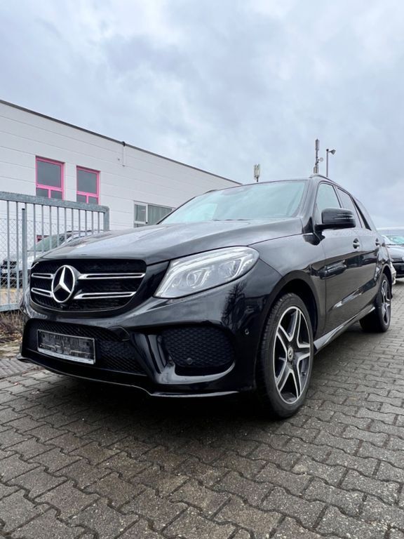 Schwarz Gebraucht 2018 Mercedes GLE350 AMG SUV | 30.800 € (Guter Preis) - Bild 1/4