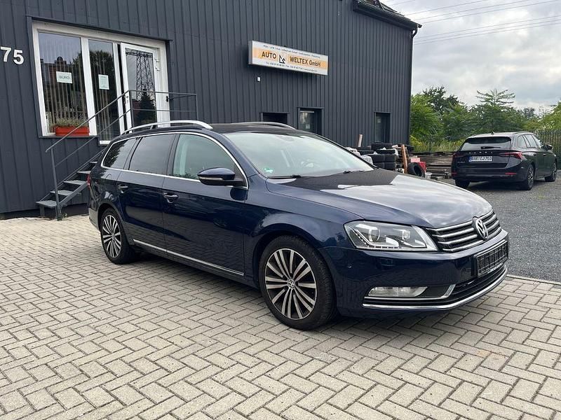 Gebraucht VW Passat Highline 140 PS (102 kW) 2013 Blau Kombi
