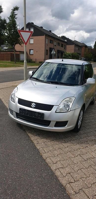 Silber Gebraucht 2009 Suzuki Swift Kleinwagen | 1.499 € (Superpreis) - Bild 1/4