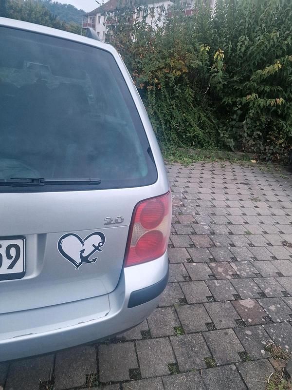 Silber Gebraucht 2005 VW Passat Kombi | 500 € (Superpreis) - Bild 1/4