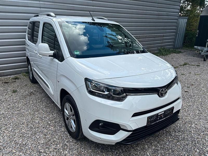 Gebraucht Toyota Proace Verso City 131 PS (96 kW) 2021 Weiß Kombi