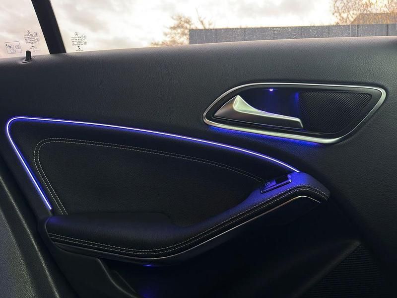 Gebraucht Mercedes CLA180 122 PS (89 kW) 2014 Silber Limousine