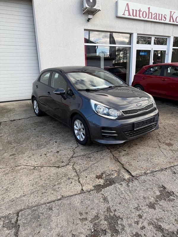 Gebraucht Kia Rio 84 PS (61 kW) 2016 Grau Kleinwagen