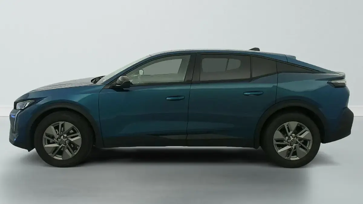 Gebraucht Peugeot 408 Allure 136 PS (100 kW) 2025 Blau (bleu obsession) SUV