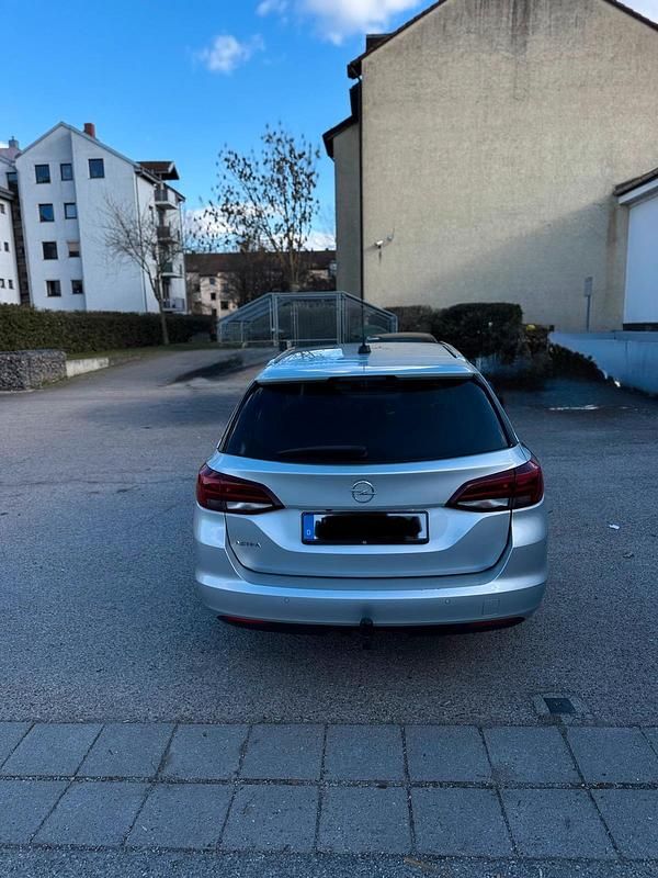 Gebraucht Opel Astra 131 PS (96 kW) 2022 Grau Limousine