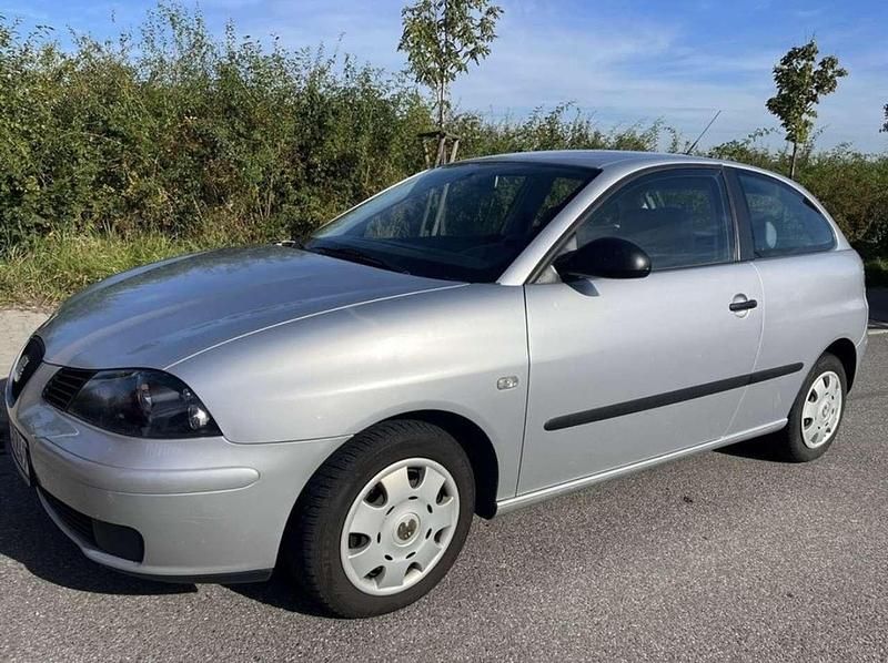 Gebraucht 2003 Seat Ibiza Limousine | 2.300 € - Bild 1/4