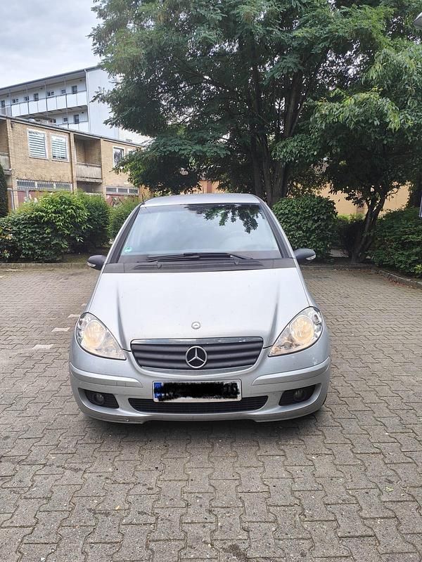 Silber Gebraucht 2007 Mercedes A160 Limousine | 2.350 € - Bild 1/4