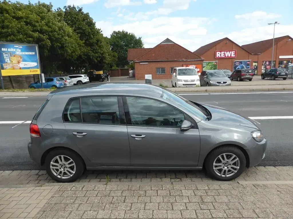 Gebraucht VW Golf VI Trendline 102 PS (75 kW) 2009 Grau Limousine