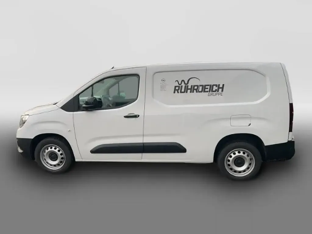 Używany Opel Combo Basis 102 KM (75 kW) 2024 Biały Minivan