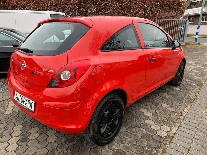Gebraucht Opel Corsa Selection 69 PS (50 kW) 2012 Rot Kleinwagen