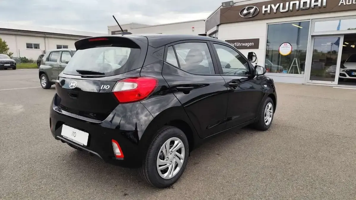 Gebraucht Hyundai i10 Select 63 PS (46 kW) 2025 Schwarz Kleinwagen