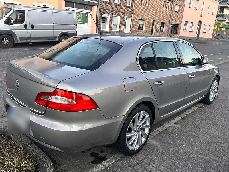Gebraucht Skoda Superb Elegance 160 PS (117 kW) 2013 Beige Limousine